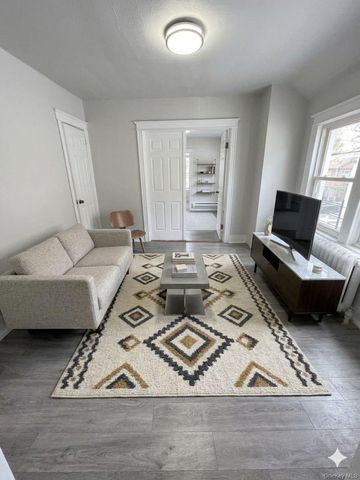 324 UNDERHILL AVE, Bronx, NY 10473