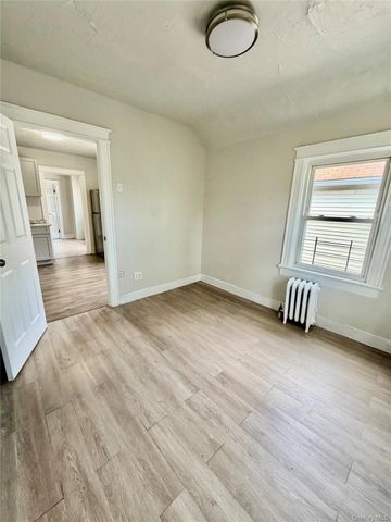 324 UNDERHILL AVE, Bronx, NY 10473