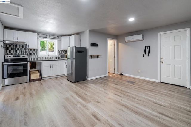 3488 Brookdale Blvd, Castro Valley, CA 94546