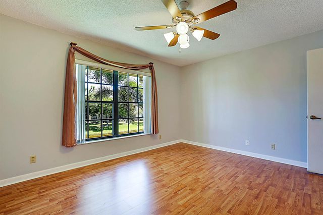 3283 Jog Park Drive, Greenacres, FL 33467