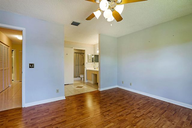 3283 Jog Park Drive, Greenacres, FL 33467