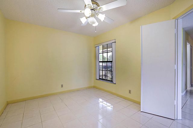 3283 Jog Park Drive, Greenacres, FL 33467
