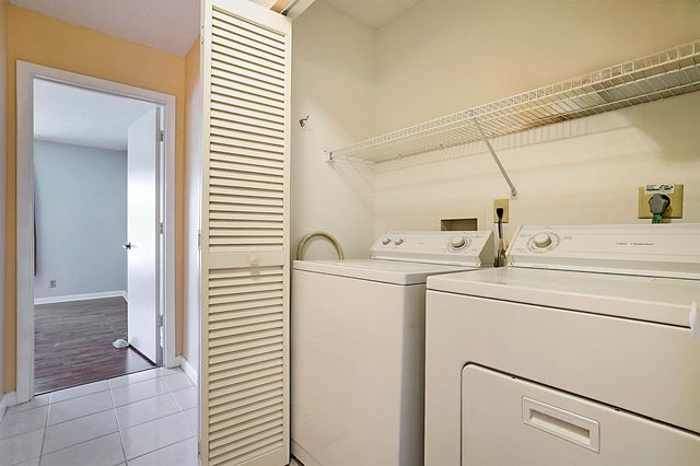 3283 Jog Park Drive, Greenacres, FL 33467