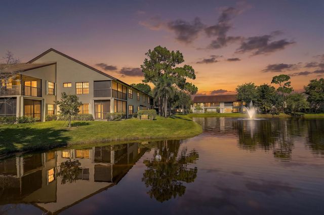 3283 Jog Park Drive, Greenacres, FL 33467