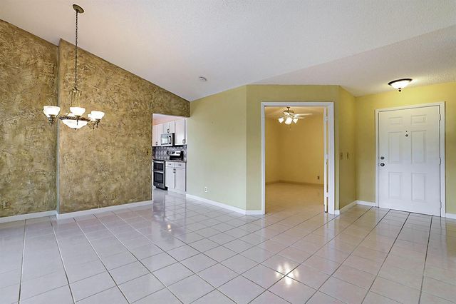 3283 Jog Park Drive, Greenacres, FL 33467