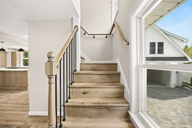 7 Somerville Ave, Braintree, MA 02184
