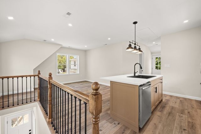 7 Somerville Ave, Braintree, MA 02184
