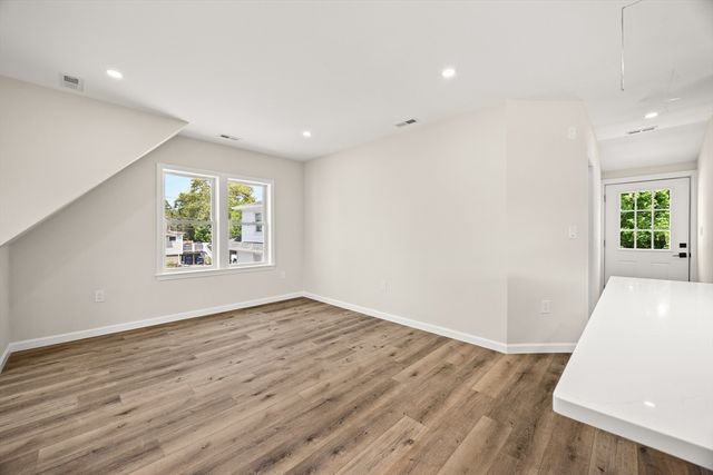 7 Somerville Ave, Braintree, MA 02184