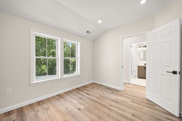 7 Somerville Ave, Braintree, MA 02184