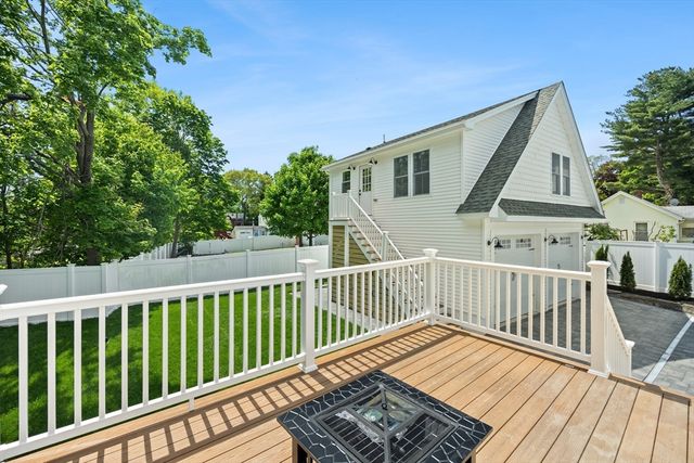 7 Somerville Ave, Braintree, MA 02184