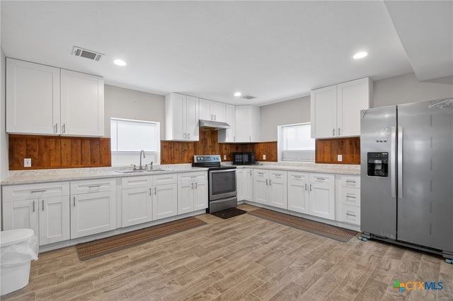 617 Bartlett, Victoria, TX 77905