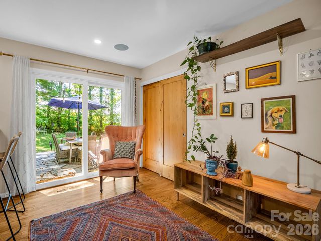 21 Sleepy Hollow Drive, Asheville, NC 28805