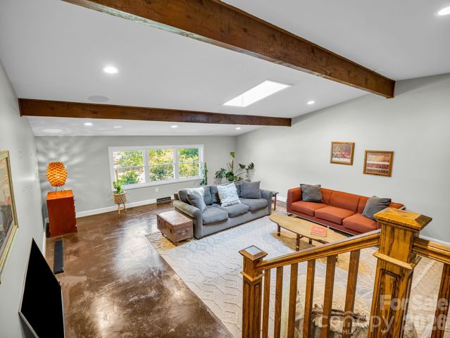 21 Sleepy Hollow Drive, Asheville, NC 28805