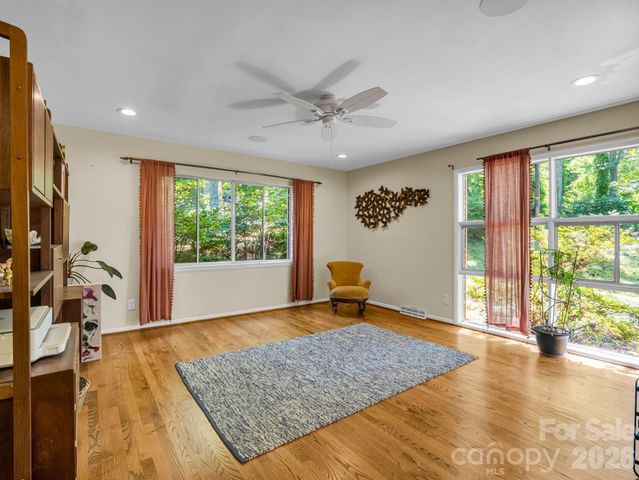 21 Sleepy Hollow Drive, Asheville, NC 28805