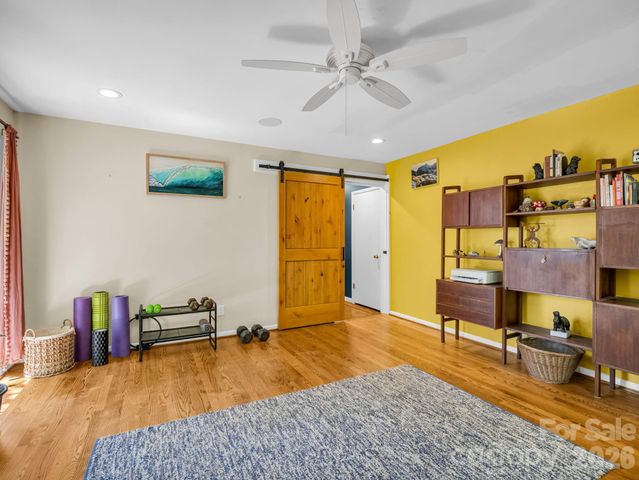 21 Sleepy Hollow Drive, Asheville, NC 28805