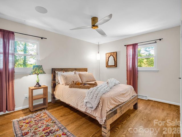 21 Sleepy Hollow Drive, Asheville, NC 28805