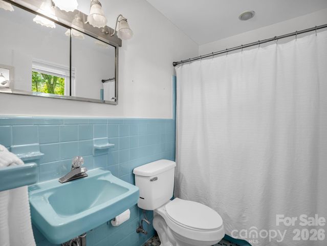 21 Sleepy Hollow Drive, Asheville, NC 28805