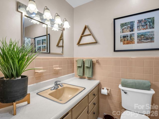 21 Sleepy Hollow Drive, Asheville, NC 28805
