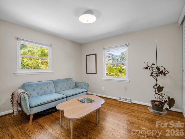 21 Sleepy Hollow Drive, Asheville, NC 28805