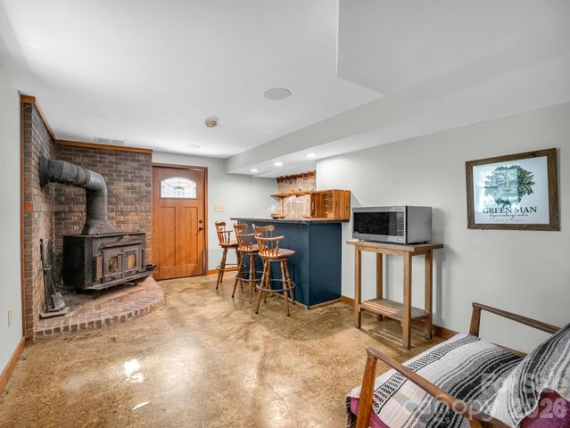 21 Sleepy Hollow Drive, Asheville, NC 28805