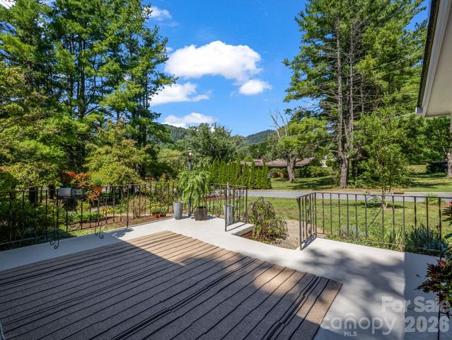 21 Sleepy Hollow Drive, Asheville, NC 28805