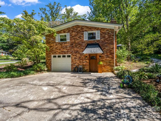 21 Sleepy Hollow Drive, Asheville, NC 28805