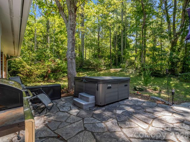 21 Sleepy Hollow Drive, Asheville, NC 28805