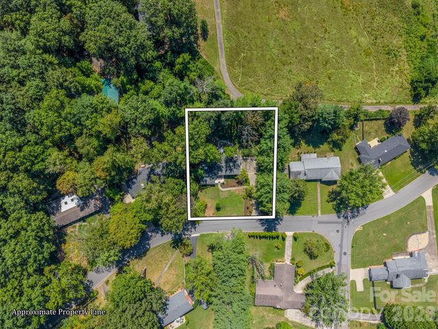 21 Sleepy Hollow Drive, Asheville, NC 28805