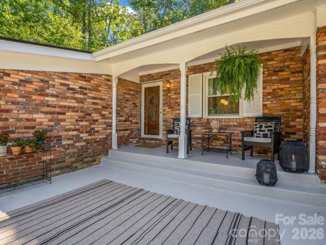 21 Sleepy Hollow Drive, Asheville, NC 28805