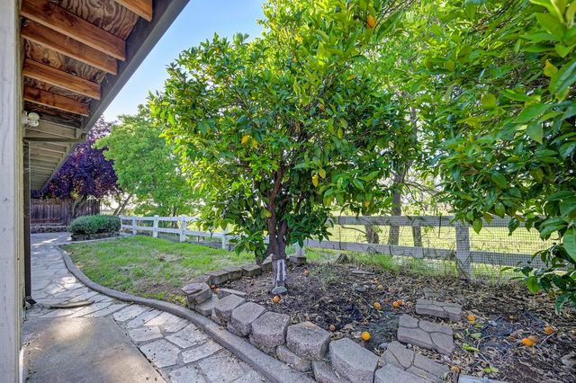 1323 Silver Spur Cir, Lincoln, CA 95648