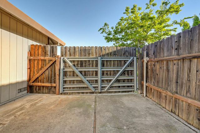 1323 Silver Spur Cir, Lincoln, CA 95648