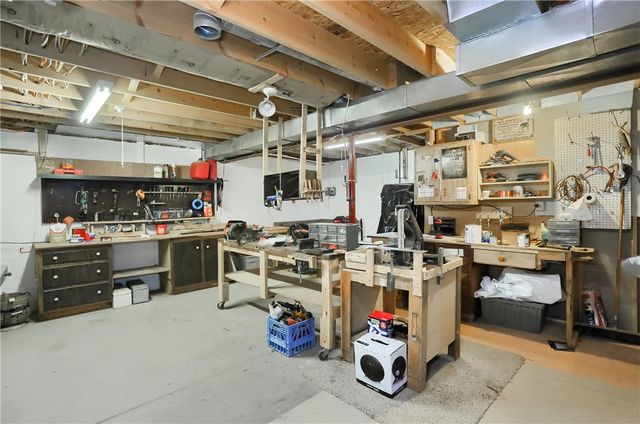 3777 Grandview Rd, Ellwood City, PA 16117