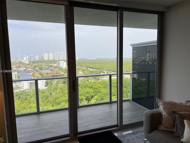 16385 Biscayne Boulevard 2017, North Miami Beach, FL 33160