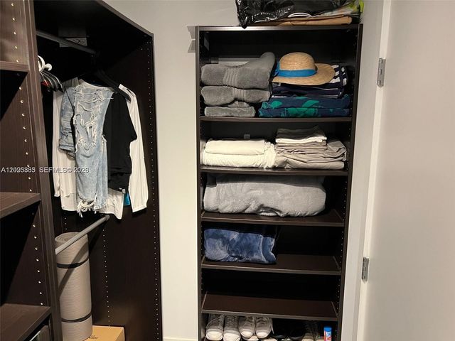 16385 Biscayne Boulevard 2017, North Miami Beach, FL 33160