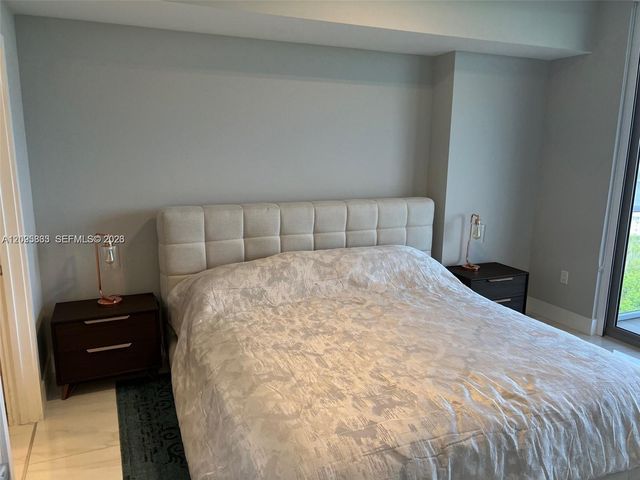 16385 Biscayne Boulevard 2017, North Miami Beach, FL 33160