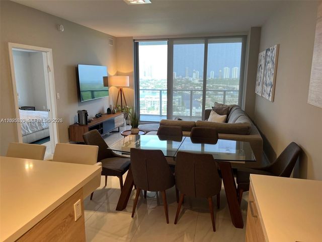 16385 Biscayne Boulevard 2017, North Miami Beach, FL 33160