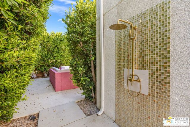 1441 Amelia Way, Palm Springs, CA 92262