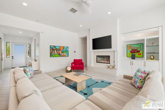 1441 Amelia Way, Palm Springs, CA 92262