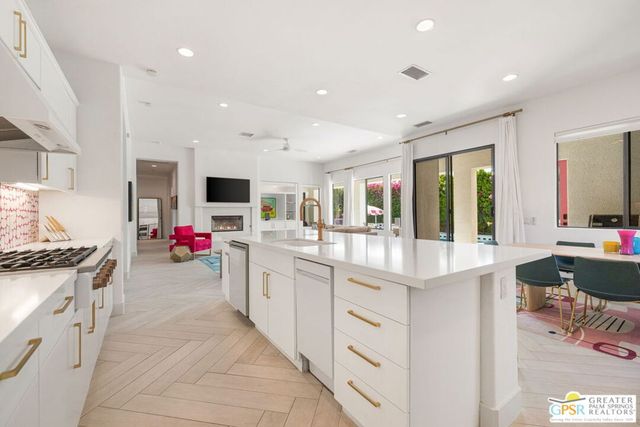 1441 Amelia Way, Palm Springs, CA 92262