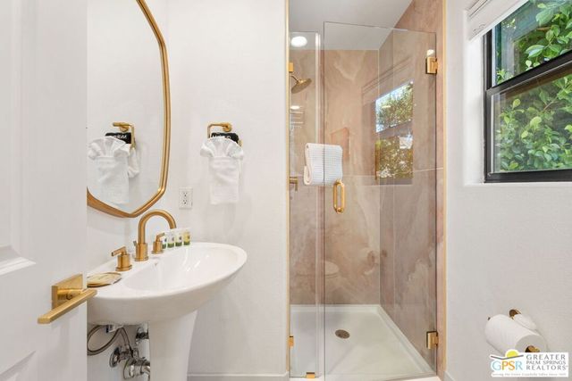 1441 Amelia Way, Palm Springs, CA 92262