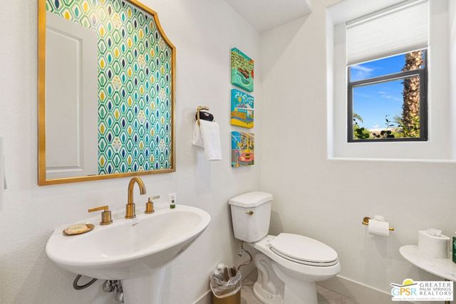 1441 Amelia Way, Palm Springs, CA 92262