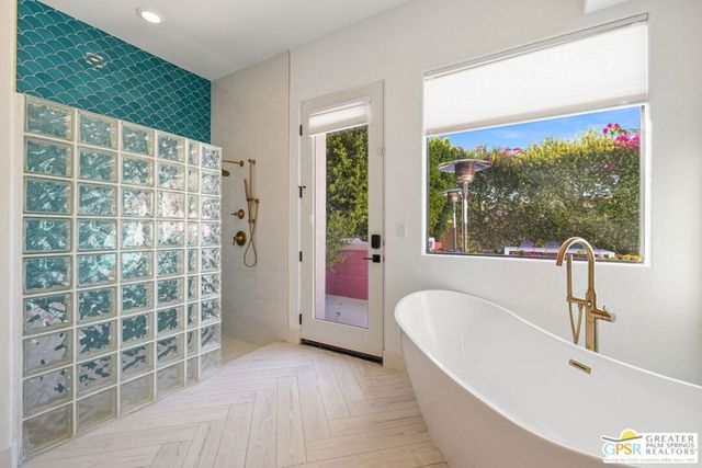 1441 Amelia Way, Palm Springs, CA 92262