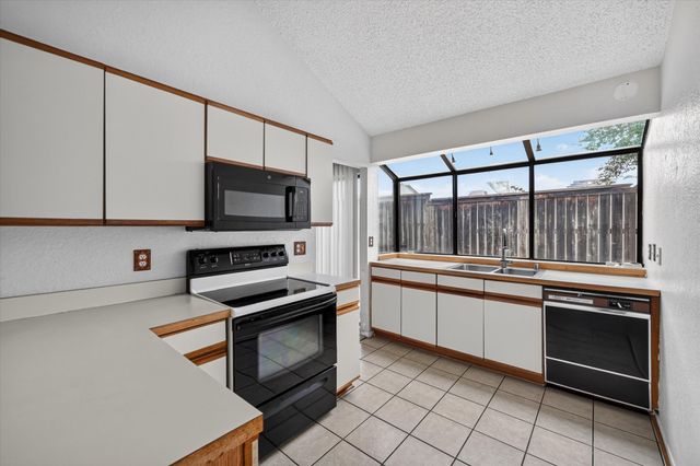 18040 Midway Road 258, Dallas, TX 75287