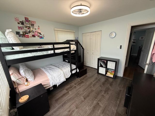 15 Wildwood Road, Elk Grove Village, IL 60007