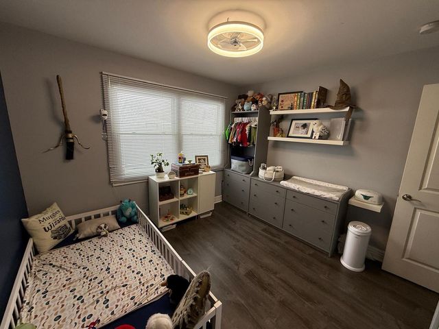 15 Wildwood Road, Elk Grove Village, IL 60007