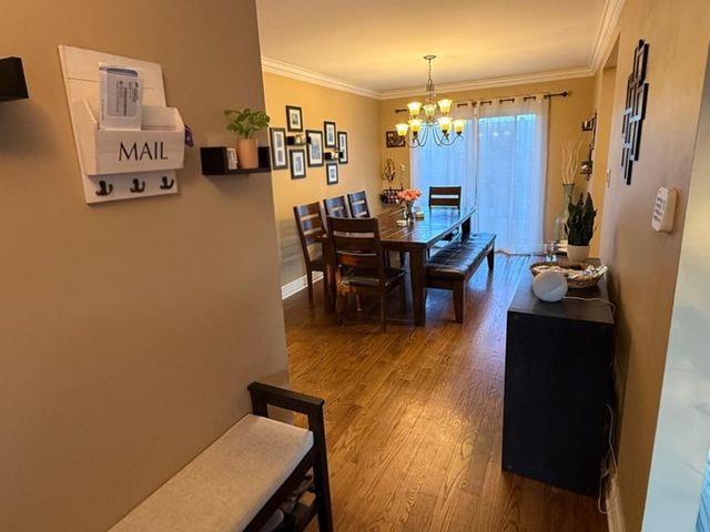 15 Wildwood Road, Elk Grove Village, IL 60007