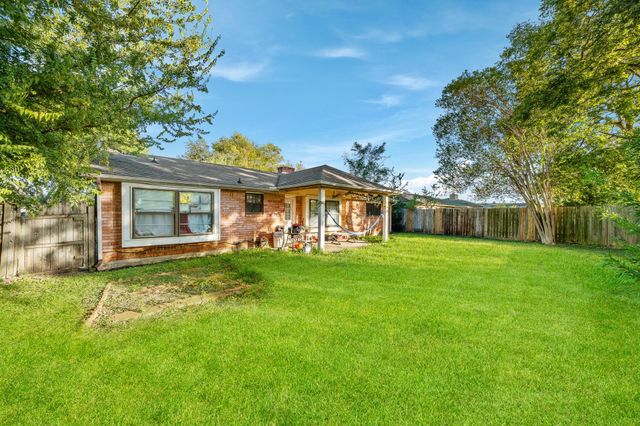 6206 Westbranch Drive, Houston, TX 77072