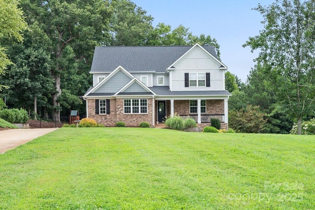 155 Pine Mist Drive, Mooresville, NC 28117