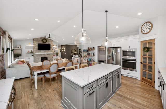 14301 Sheridan Avenue, Urbandale, IA 50323