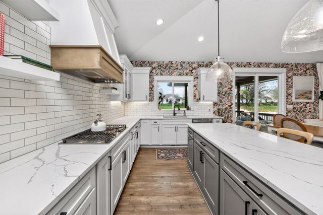 14301 Sheridan Avenue, Urbandale, IA 50323